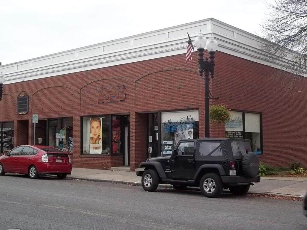 467-469 Main St - Photo 1