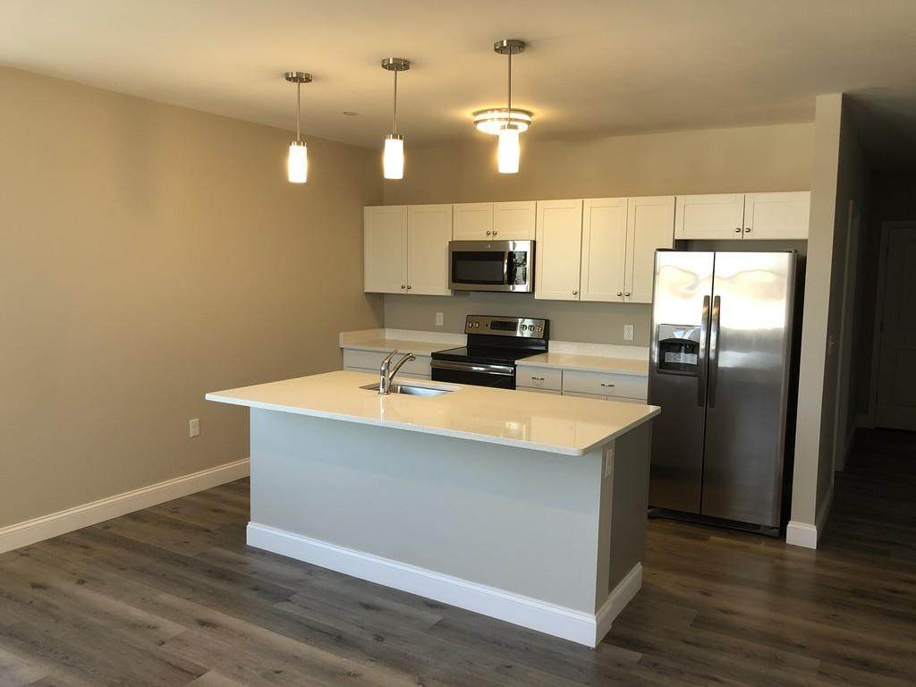 140 Pearl St - Photo 1