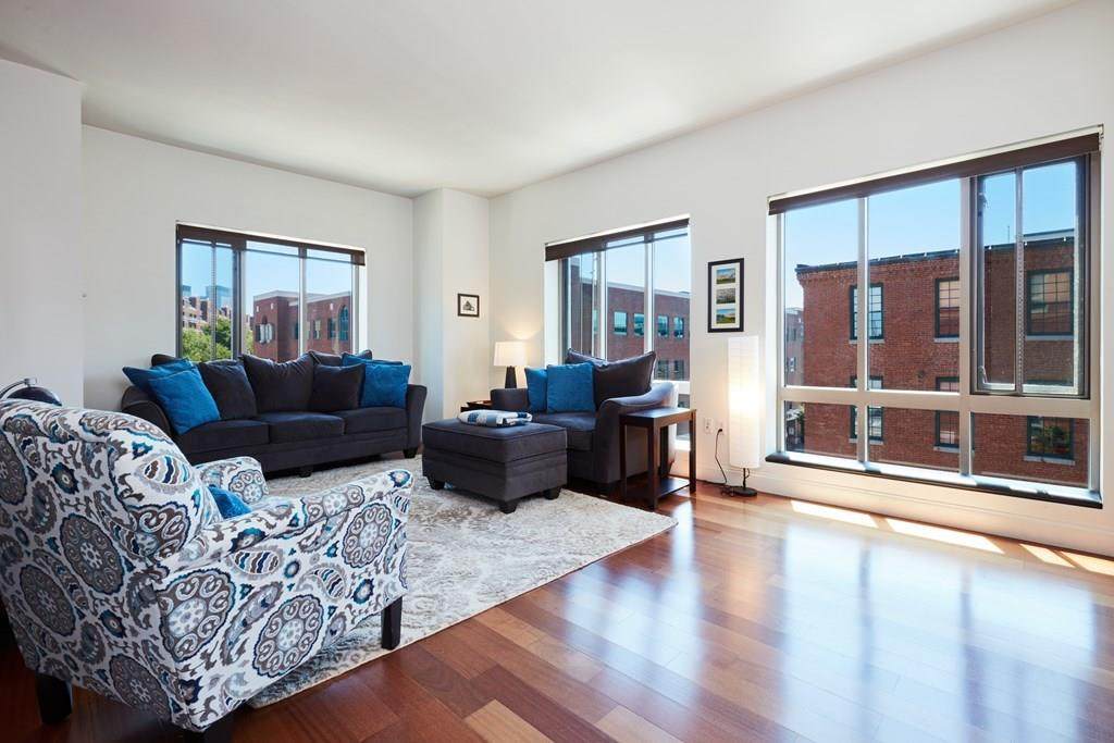 17 Otis St - Photo 1