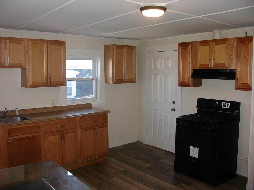 602-604 Summer Street - Photo 1