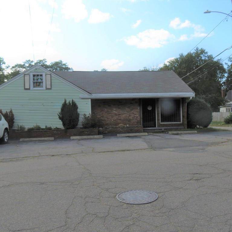 110 N. Leyden Street - Photo 1
