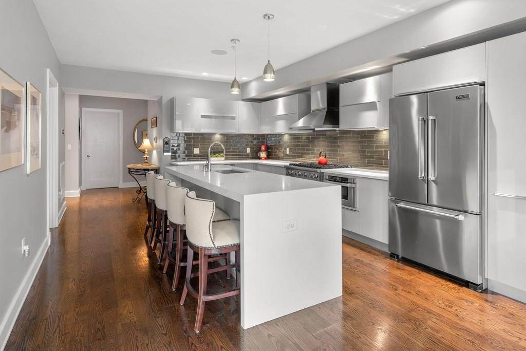 401 West 1st Street - Photo 1