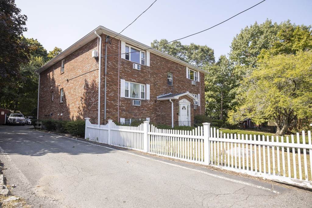 53-55 Centre St - Photo 1