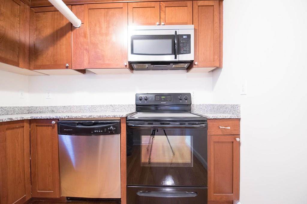 313 Summit Ave - Photo 1