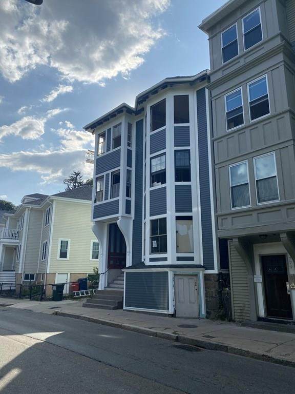 781 Parker St - Photo 1