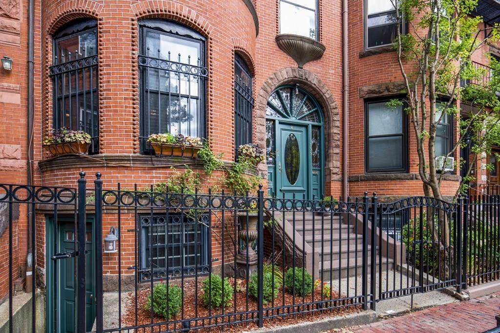 199 Saint Botolph St - Photo 1