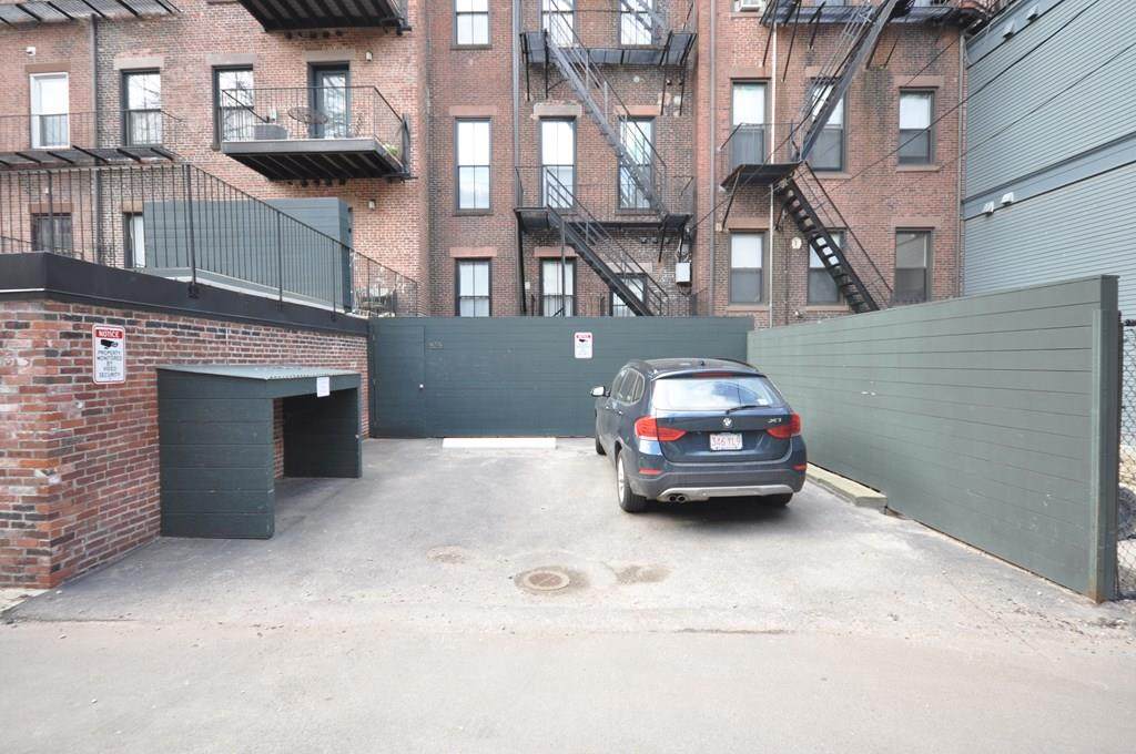 656 Massachusetts Ave - Photo 1