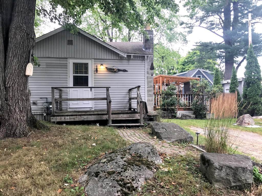 3 Chase Ave - Photo 1