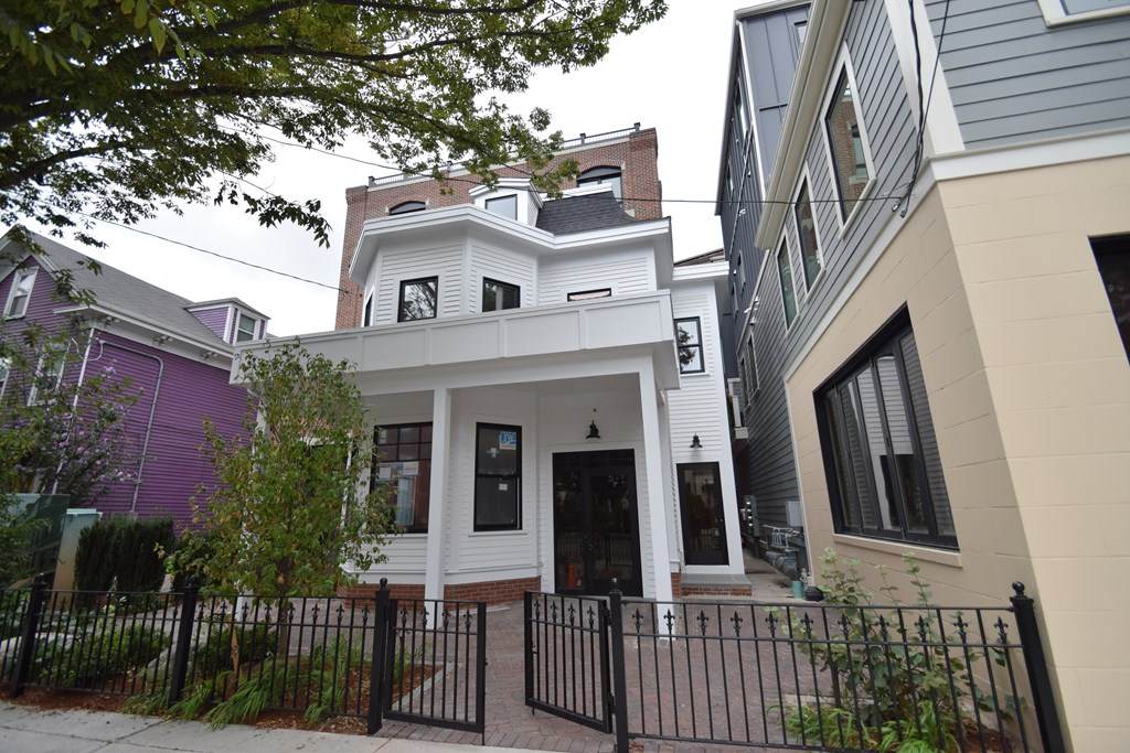 265 Washington St - Photo 1