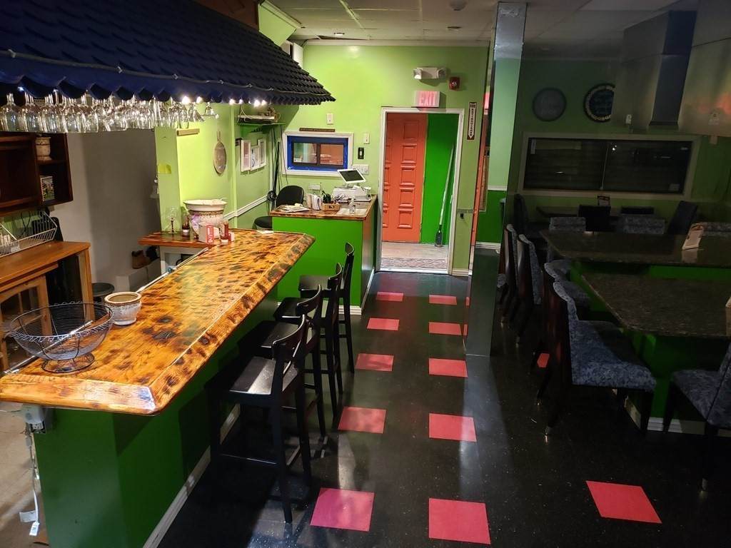 313 S. Broadway - Photo 1