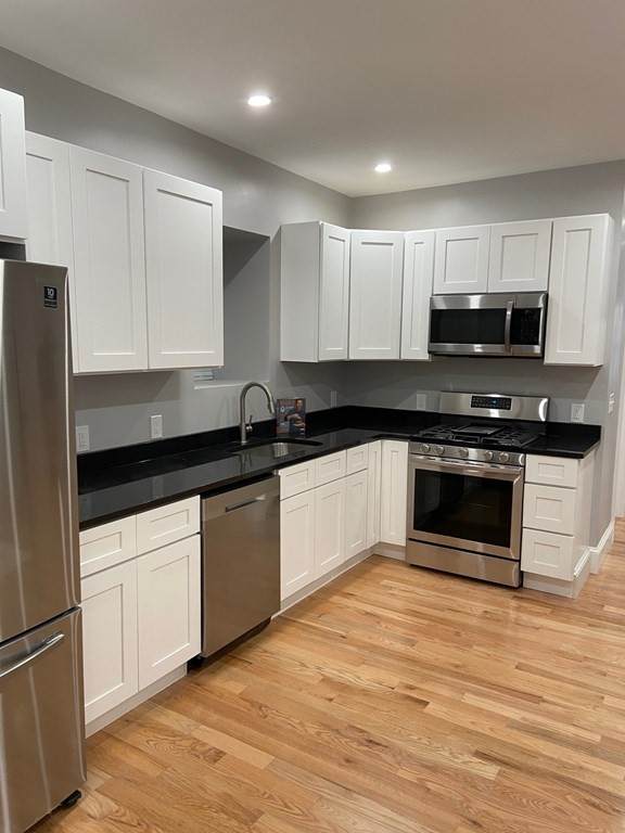 129 G St - Photo 1