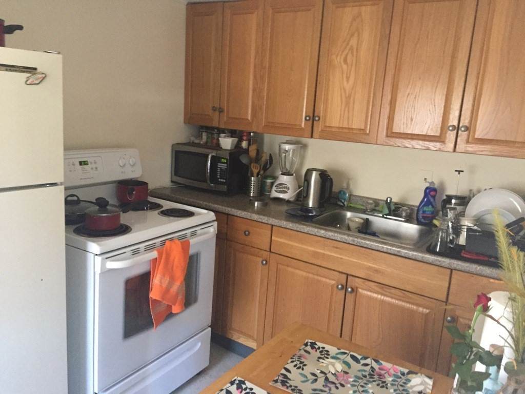 215 Harrison Ave - Photo 1