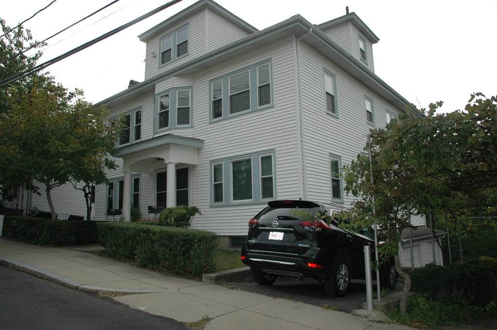 8 Charlesview Street - Photo 1
