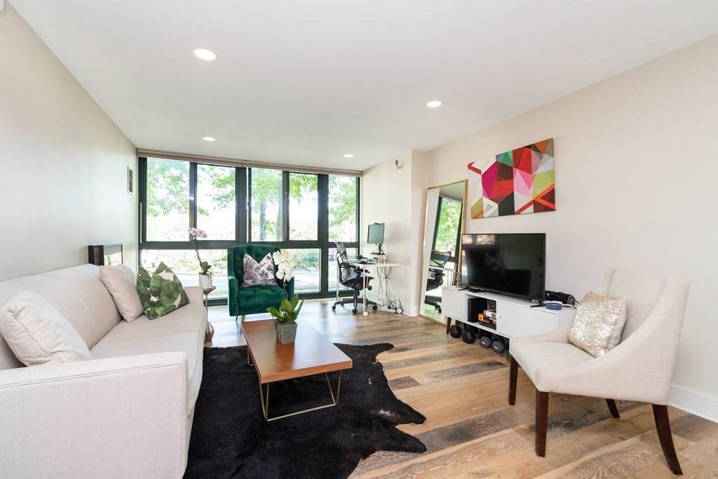 42 8Th St - Photo 1