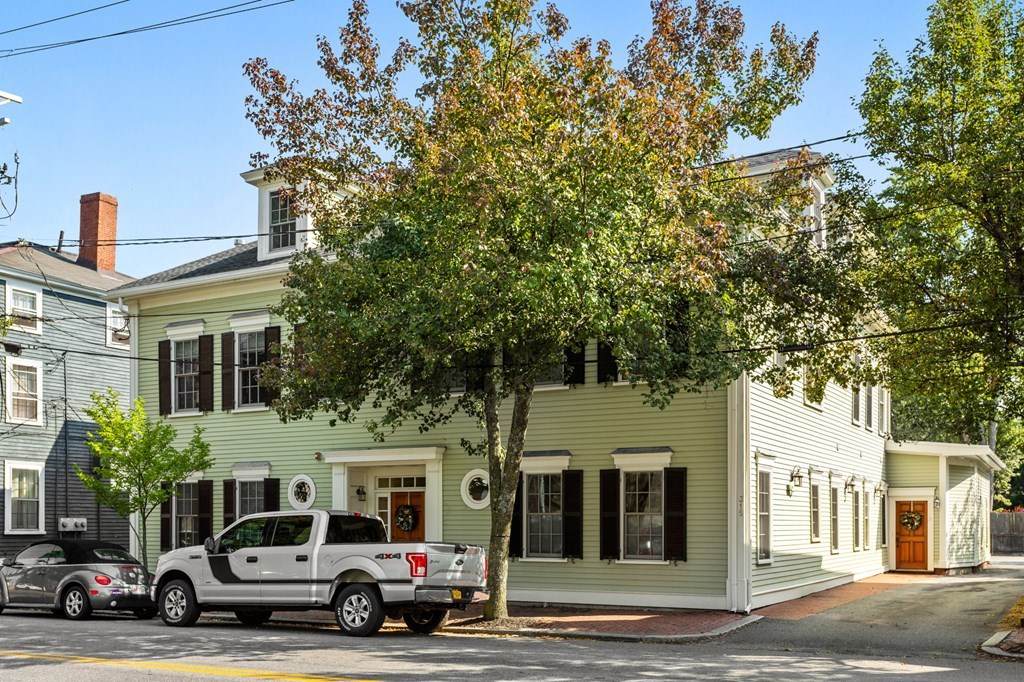 315 Essex St - Photo 1