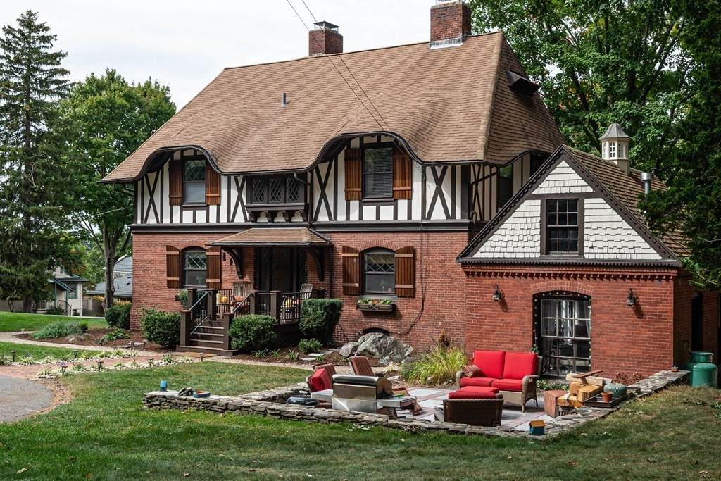 10 Hemenway Drive - Photo 1
