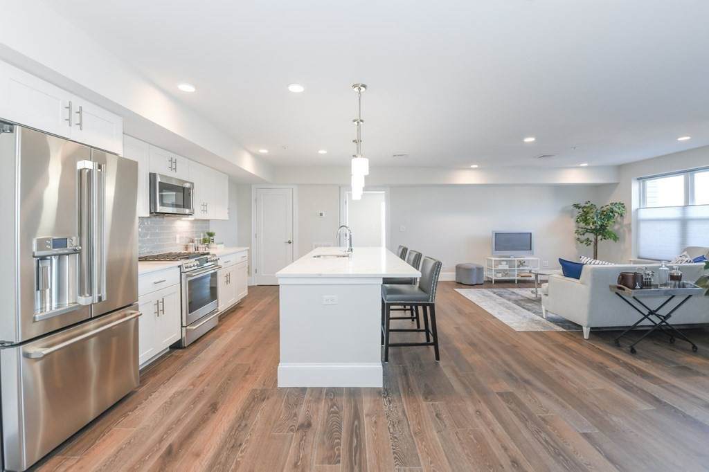 545 East Third - Photo 1