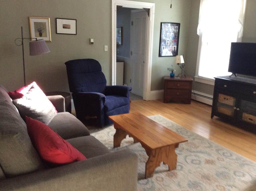 4 Greenleaf St - Photo 1