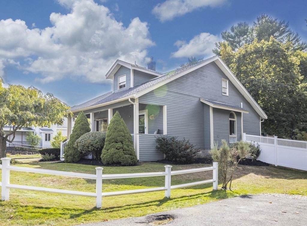 88 Plain St - Photo 1
