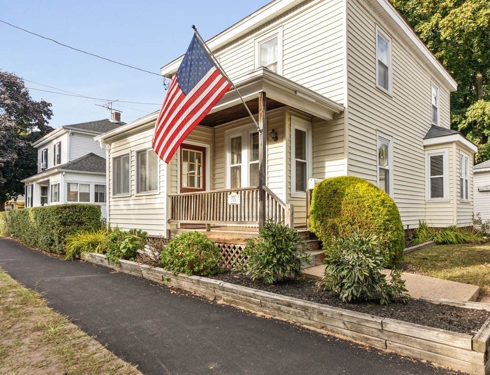 111 Linden St - Photo 1