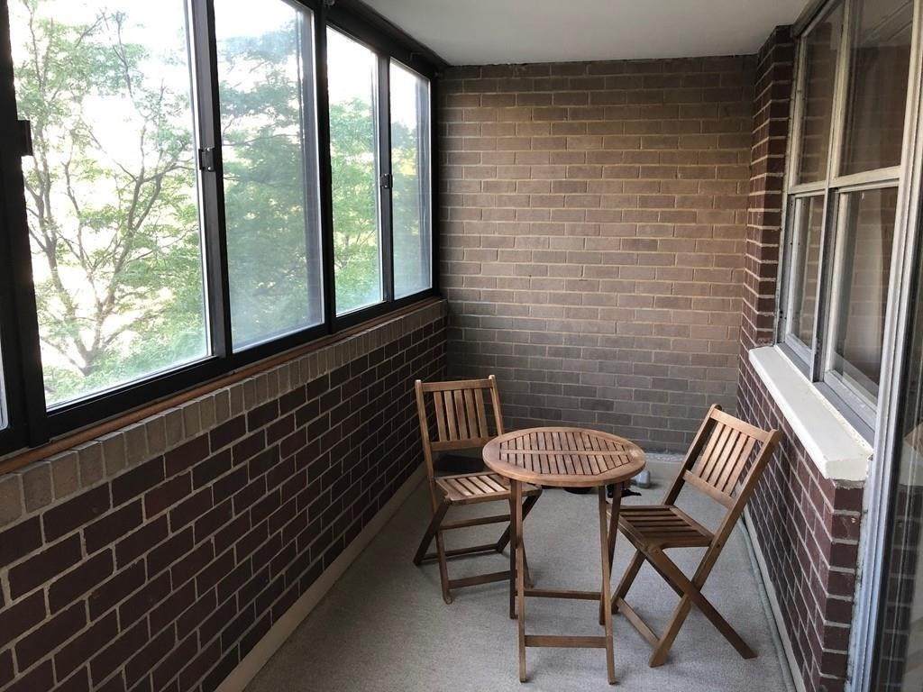 2 Hawthorne Pl - Photo 1