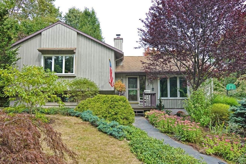 128 Captains Cir - Photo 1