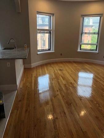 522 Columbus Ave - Photo 1