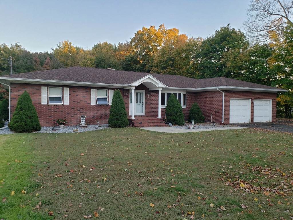 826 Center St - Photo 1