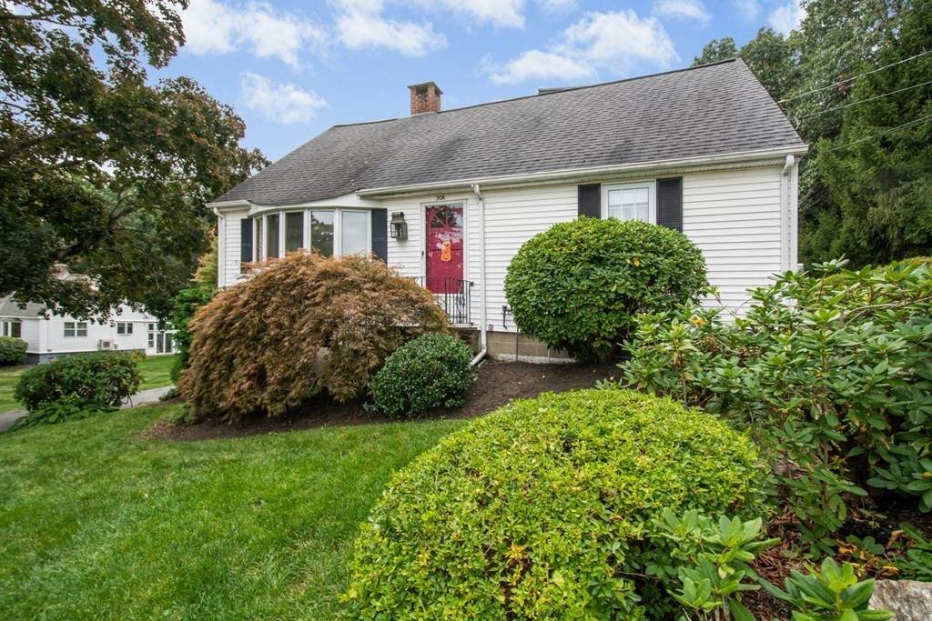 206 Sunderland Rd - Photo 1