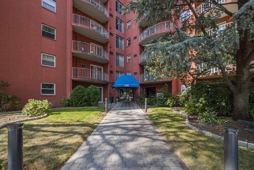 115 W Squantum St - Photo 1