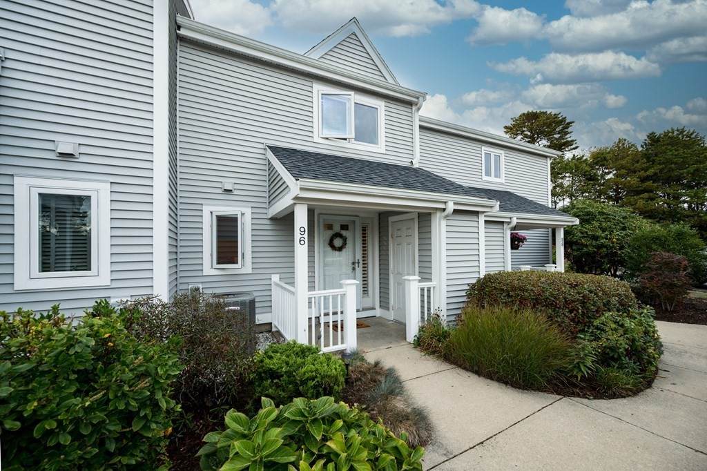 96 Westcliff Dr - Photo 1