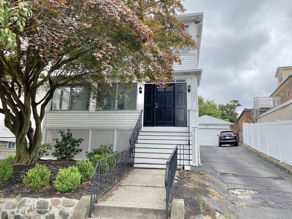 904 Massachusetts Avenue - Photo 1
