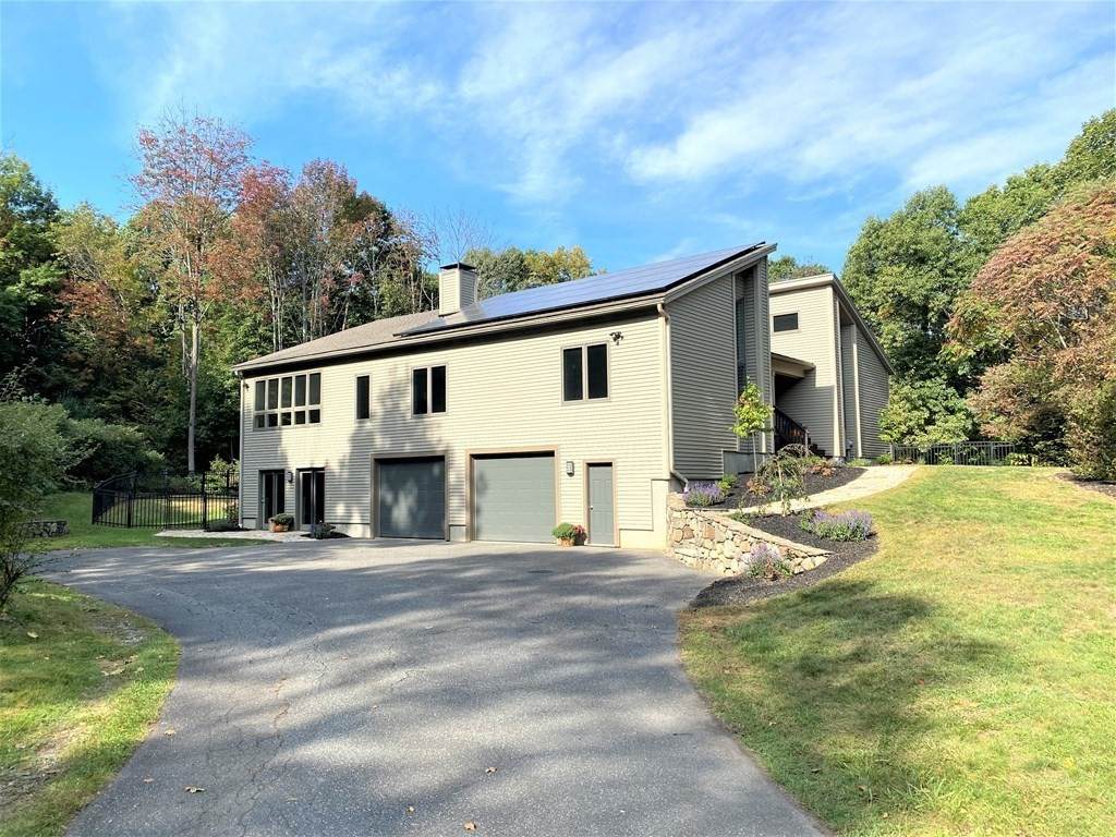 705 Bradford St - Photo 1