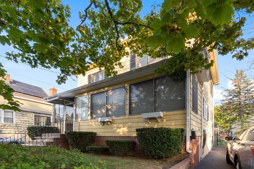 207 Jefferson Ave - Photo 1