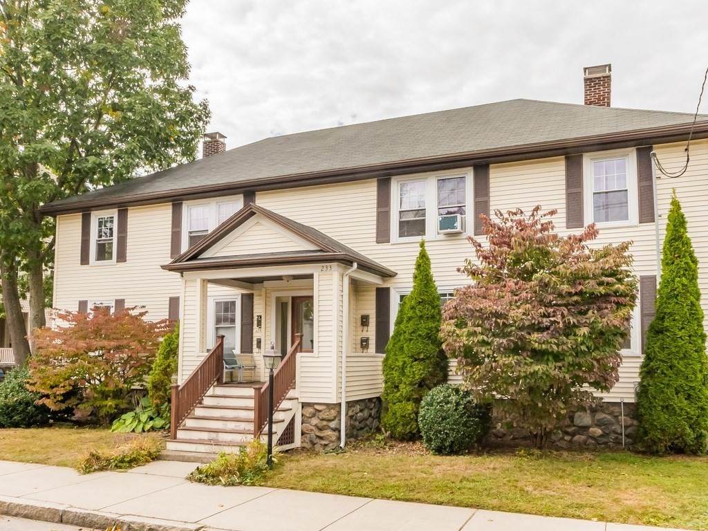 233 Lowell St - Photo 1