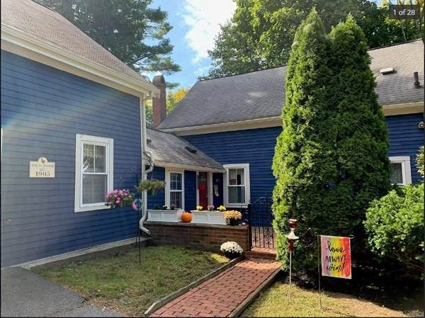 93 Maple St - Photo 1