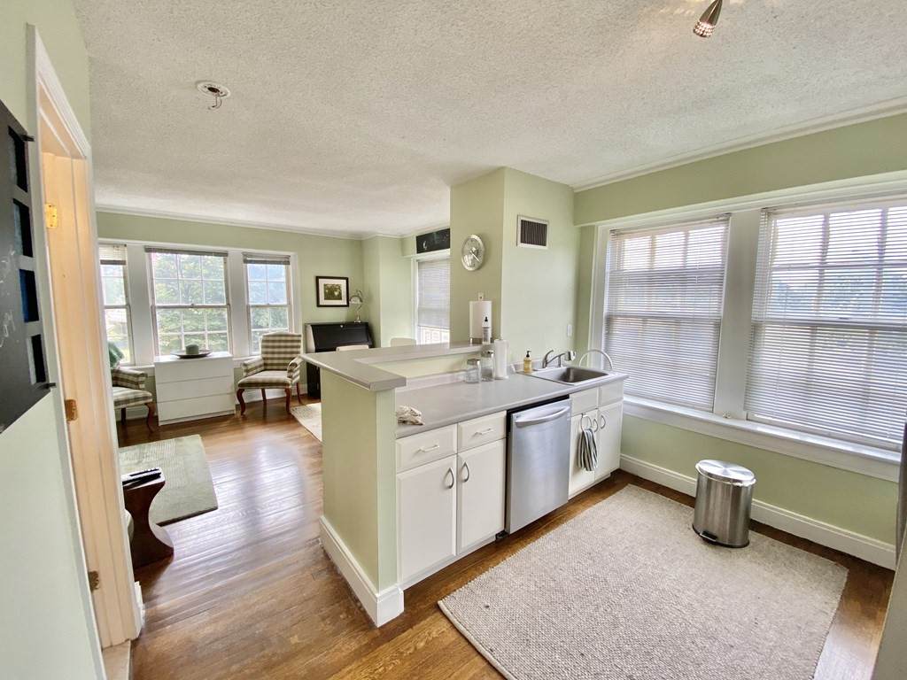 534 Beacon Street - Photo 1
