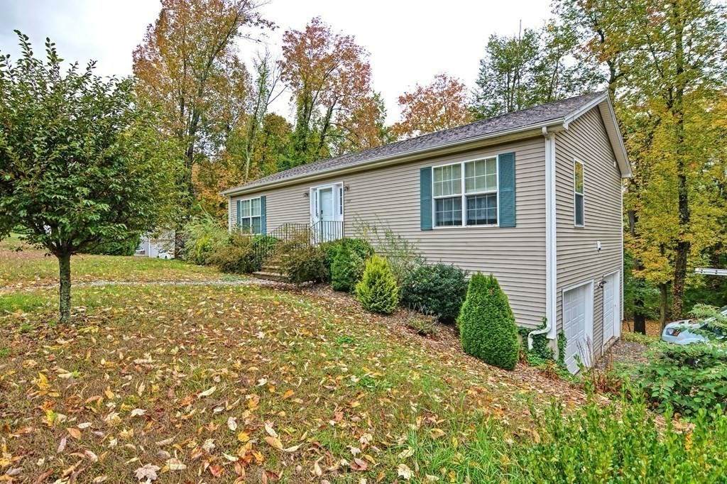 539 Pleasant Street - Photo 1