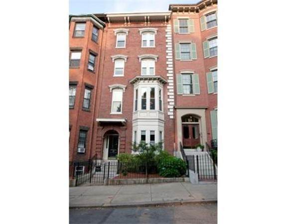 10 Monument Square - Photo 1