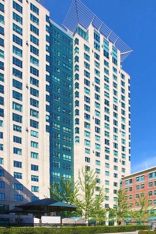 1 Nassau St - Photo 1
