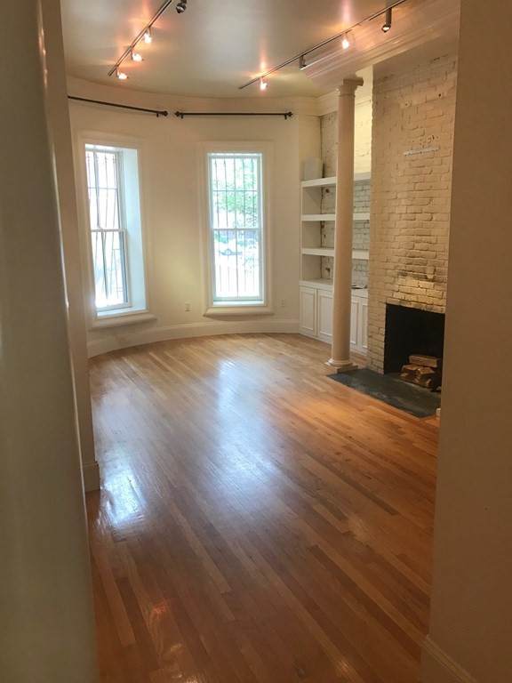 90 West Springfield St - Photo 1