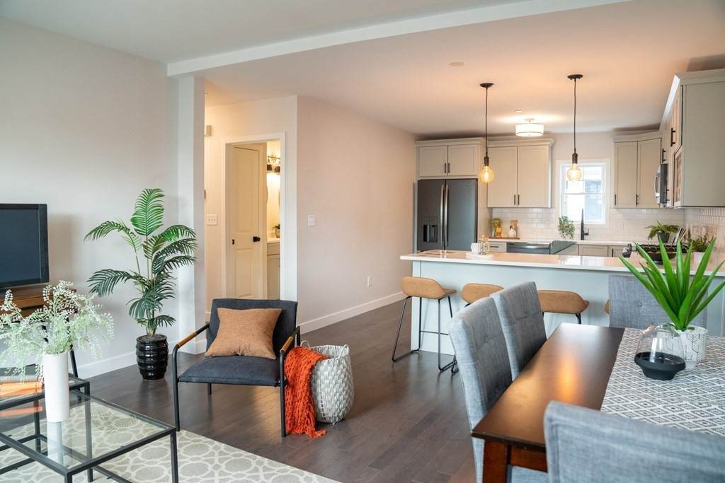 567 Summer Street - Photo 1