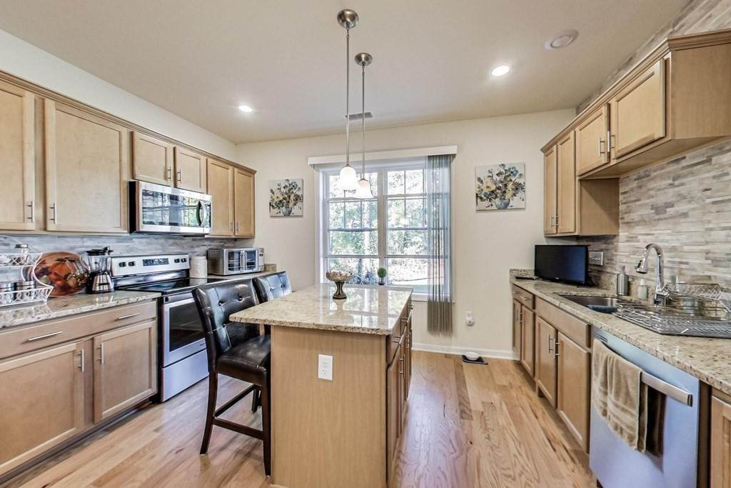 220 Martins Landing - Photo 1