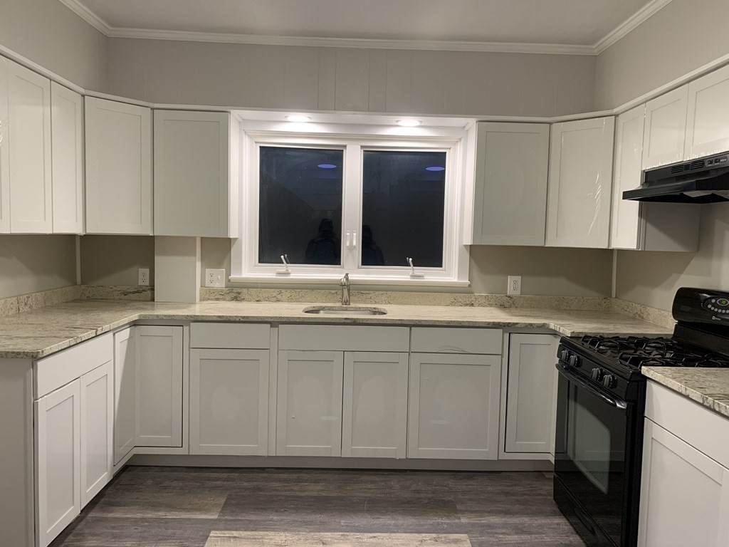 120 Parker - Photo 1