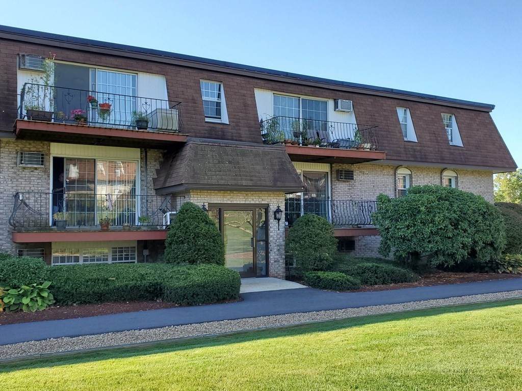 22 Williamsburg Ct - Photo 1