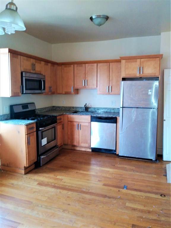 660 Morton St - Photo 1