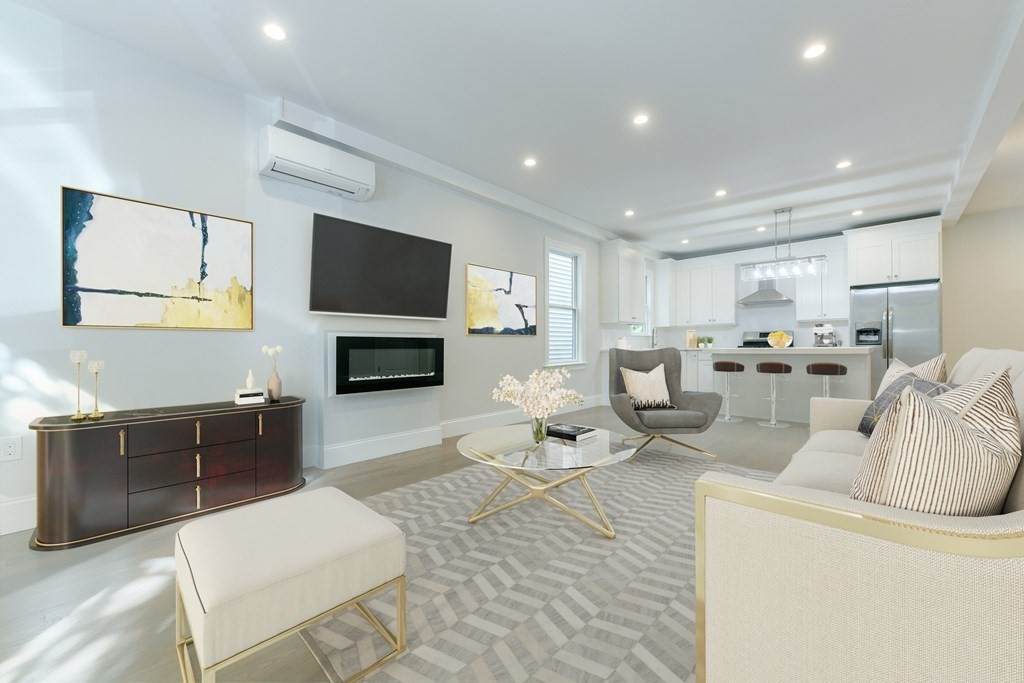 608 East 8th St - Photo 1