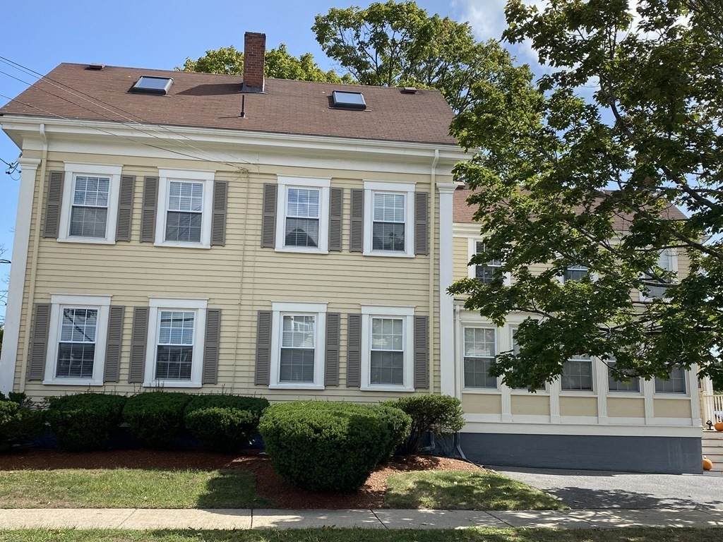 55 Myrtle St - Photo 1