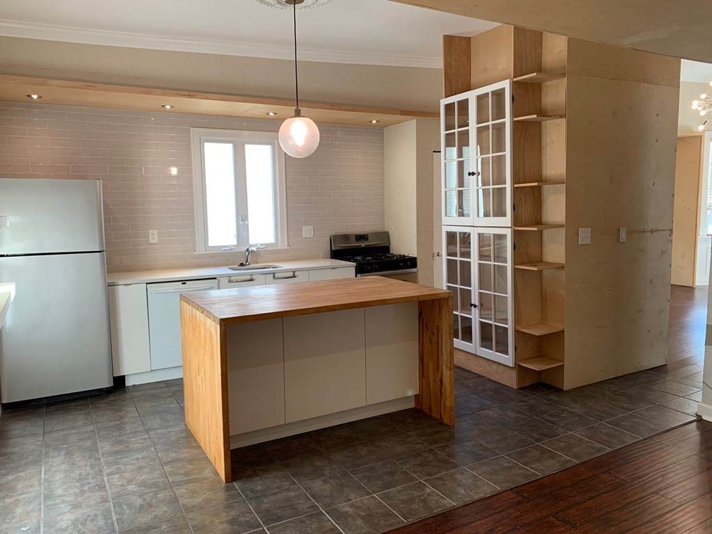 87 Orleans - Photo 1
