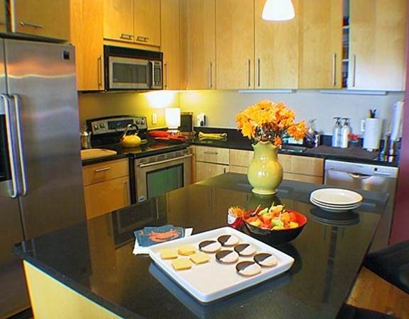 210 Lincoln - Photo 1
